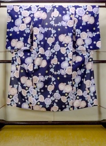 画像1: N0717F  女性用 浴衣（海外製） 朝顔柄、紅梅 綿   紺, 花 【中古】 【USED】 【リサイクル】 ★☆☆☆☆ (1)