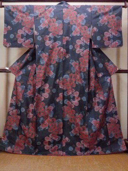 画像1: N1126E 女性用紬 大島紬 シルク（正絹） 深い藍, 桜 【中古】【USED】【リサイクル】 ★★★★☆【N1126E】 (1)